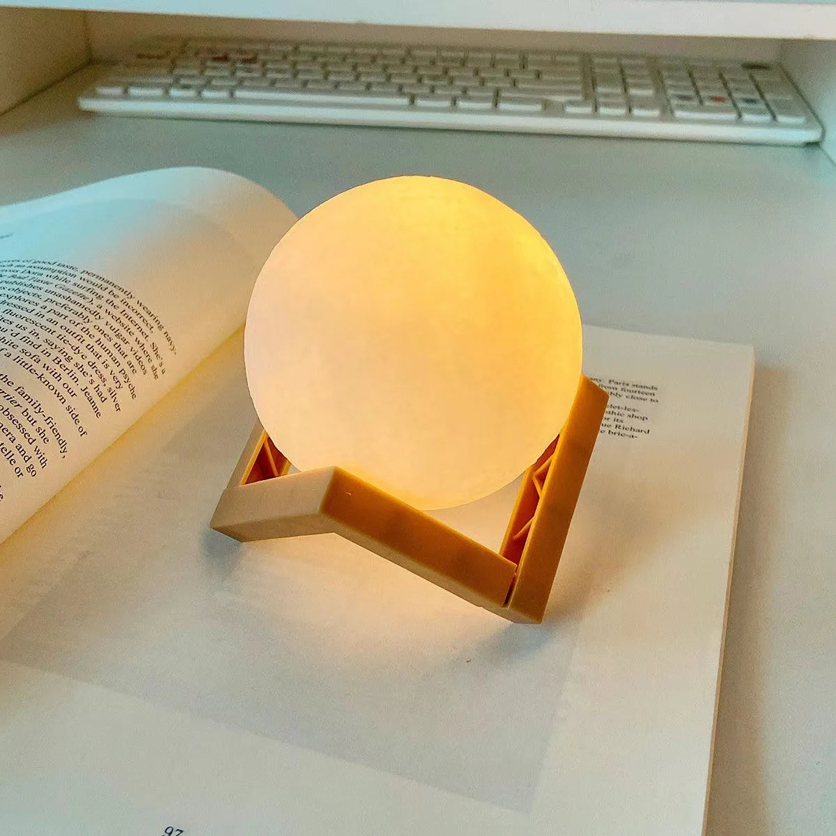 Lampe Lune à Peindre – Veilleuse LED Multicolore sur Support en Bois